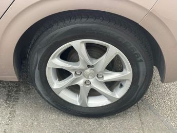 PEUGEOT 208 1.4 e-HDi Active Hatchback 5dr Diesel EGC Euro 5 (s/s) (70 ps)