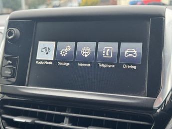 PEUGEOT 208 1.4 e-HDi Active Hatchback 5dr Diesel EGC Euro 5 (s/s) (70 ps)