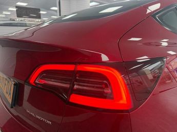 TESLA Model 3 (Dual Motor) Long Range Saloon 4dr Electric Auto 4WDE (346 ps)