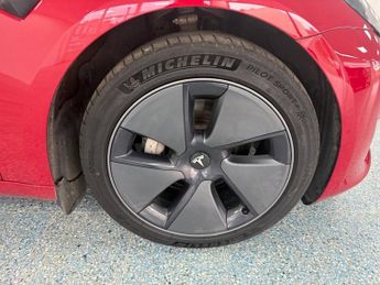 TESLA Model 3 (Dual Motor) Long Range Saloon 4dr Electric Auto 4WDE (346 ps)