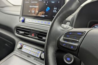 HYUNDAI KONA 64kWh Premium SUV 5dr Electric Auto (10.5kW Charger) (204 ps)