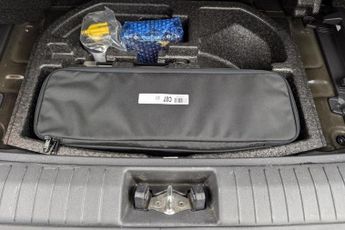 HYUNDAI KONA 64kWh Premium SUV 5dr Electric Auto (10.5kW Charger) (204 ps)