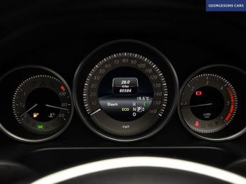 MERCEDES-BENZ E-CLASS 2.1 E220 CDI SE Saloon 4dr Diesel G-Tronic+ Euro 5 (s/s) (170 ps