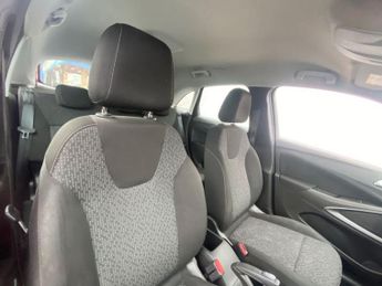 VAUXHALL CROSSLAND X 1.2 SE SUV 5dr Petrol Manual Euro 6 (83 ps)