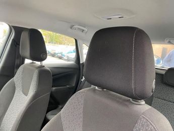 VAUXHALL CROSSLAND X 1.2 SE SUV 5dr Petrol Manual Euro 6 (83 ps)