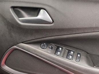 VAUXHALL CROSSLAND X 1.2 SE SUV 5dr Petrol Manual Euro 6 (83 ps)