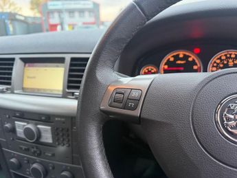 VAUXHALL VECTRA 3.0 CDTi V6 24V Elite Hatchback 5dr Diesel Automatic-2 FORMER KE