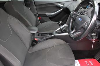 FORD FOCUS 1.6 TDCi Zetec Hatchback 5dr Diesel Manual Euro 5 (s/s) (115 ps)