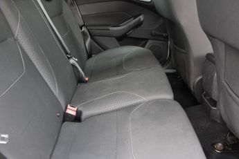 FORD FOCUS 1.6 TDCi Zetec Hatchback 5dr Diesel Manual Euro 5 (s/s) (115 ps)