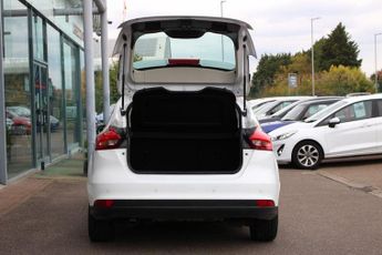 FORD FOCUS 1.6 TDCi Zetec Hatchback 5dr Diesel Manual Euro 5 (s/s) (115 ps)