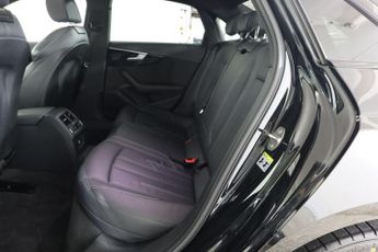 AUDI A4 2.0 TDI 35 Black Edition S Tronic Euro 6 (s/s) 4dr