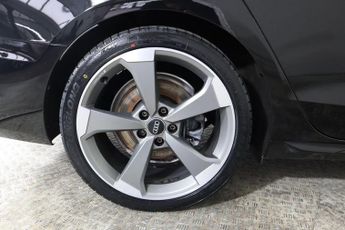 AUDI A4 2.0 TDI 35 Black Edition S Tronic Euro 6 (s/s) 4dr