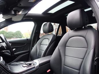 MERCEDES-BENZ GLC 2.1 GLC220d AMG Line (Premium Plus) SUV 5dr Diesel G-Tronic+ 4MA