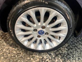 FORD FIESTA 1.4 Titanium Hatchback 3dr Petrol Automatic (154 g/km, 94 bhp)
