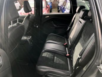 FORD KUGA 2.0 TDCi ST-Line SUV 5dr Diesel Powershift Euro 6 (120 ps)