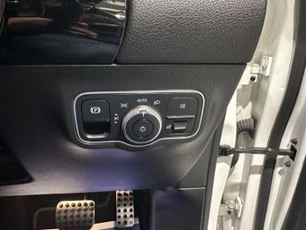 MERCEDES-BENZ EQA EQA 250 66.5kWh AMG Line SUV 5dr Electric Auto (190 ps)