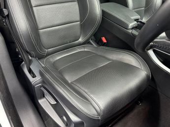 JAGUAR F-PACE 2.0 P250i R-Sport SUV 5dr Petrol Auto AWD Euro 6 (s/s) (250 ps)