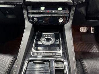 JAGUAR F-PACE 2.0 P250i R-Sport SUV 5dr Petrol Auto AWD Euro 6 (s/s) (250 ps)