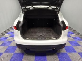 JAGUAR F-PACE 2.0 P250i R-Sport SUV 5dr Petrol Auto AWD Euro 6 (s/s) (250 ps)