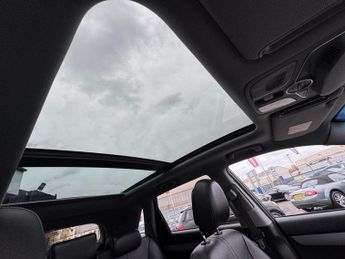 KIA SORENTO 2.2 CRDi KX-3 SUV 5dr Diesel Auto AWD Euro 5 (194 bhp)