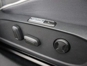 VOLKSWAGEN ID.3 Pro S 77kWh Tour Hatchback 5dr Electric Auto (204 ps)