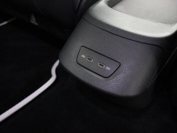 VOLKSWAGEN ID.3 Pro S 77kWh Tour Hatchback 5dr Electric Auto (204 ps)