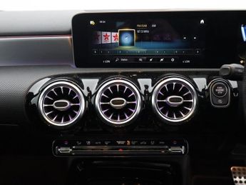 MERCEDES-BENZ A-CLASS 2.0 A35 AMG (Premium Plus) Hatchback 5dr Petrol SpdS DCT 4MATIC