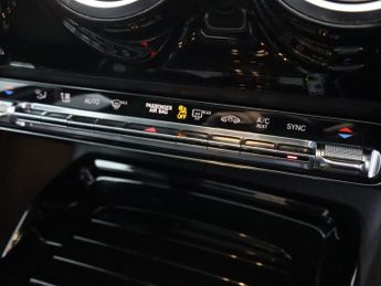 MERCEDES-BENZ A-CLASS 2.0 A35 AMG (Premium Plus) Hatchback 5dr Petrol SpdS DCT 4MATIC 