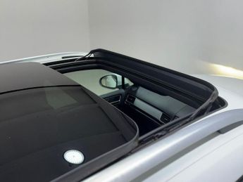 VOLKSWAGEN TOUAREG 3.0 TDI V6 BlueMotion Tech R-Line SUV 5dr Diesel Tiptronic 4WD E