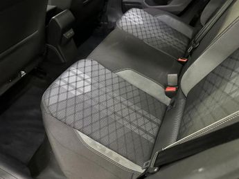 VOLKSWAGEN POLO 1.0 TSI R-Line Hatchback 5dr Petrol DSG Euro 6 (s/s) (95 ps)