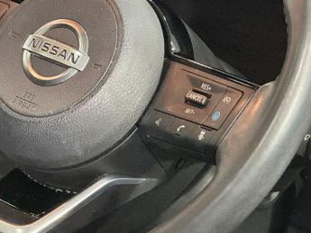 NISSAN QASHQAI 1.3 DIG-T MHEV N-Connecta SUV 5dr Petrol Hybrid XTRON Euro 6 (s/