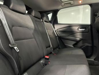 NISSAN QASHQAI 1.3 DIG-T MHEV N-Connecta SUV 5dr Petrol Hybrid XTRON Euro 6 (s/