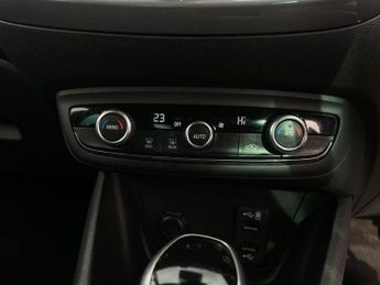VAUXHALL CROSSLAND X 1.2 Turbo Elite Nav SUV 5dr Petrol Auto Euro 6 (s/s) (130 ps)