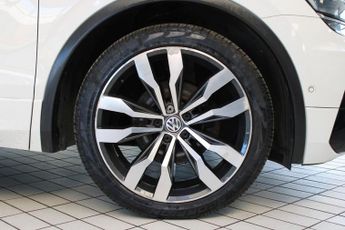 VOLKSWAGEN TIGUAN 2.0 TDI BlueMotion Tech R-Line SUV 5dr Diesel DSG 4Motion Euro 6