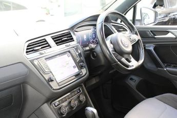 VOLKSWAGEN TIGUAN 2.0 TDI BlueMotion Tech R-Line SUV 5dr Diesel DSG 4Motion Euro 6