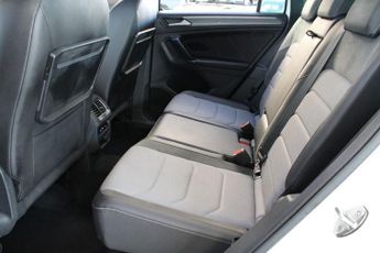 VOLKSWAGEN TIGUAN 2.0 TDI BlueMotion Tech R-Line SUV 5dr Diesel DSG 4Motion Euro 6