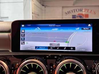 MERCEDES-BENZ A-CLASS 2.0 A250 AMG Line (Premium Plus) Hatchback 5dr Petrol 7G-DCT Eur