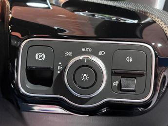 MERCEDES-BENZ A-CLASS 2.0 A250 AMG Line (Premium Plus) Hatchback 5dr Petrol 7G-DCT Eur