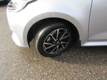 TOYOTA YARIS 1.5 VVT-h Design Hatchback 5dr Petrol Hybrid E-CVT Euro 6 (s/s) 