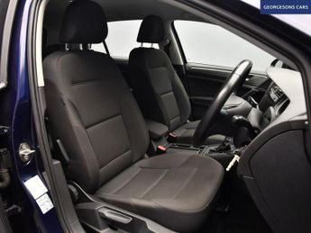 VOLKSWAGEN E-GOLF 35.8kWh e-Golf Hatchback 5dr Electric Auto (136 ps)