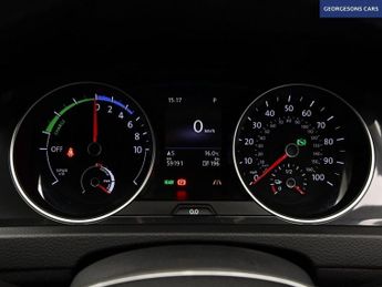 VOLKSWAGEN E-GOLF 35.8kWh e-Golf Hatchback 5dr Electric Auto (136 ps)