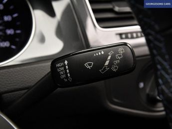 VOLKSWAGEN E-GOLF 35.8kWh e-Golf Hatchback 5dr Electric Auto (136 ps)