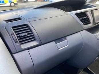 TOYOTA VOXY/NOAH 2.0