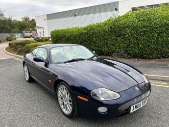 Jaguar XK 4.2 Coupe 2dr Petrol Automatic (304 g/km, 400 bhp)-Superb Low Mi