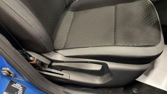 NISSAN JUKE 1.0 DIG-T N-Connecta SUV 5dr Petrol DCT Auto Euro 6 (s/s) (114 p