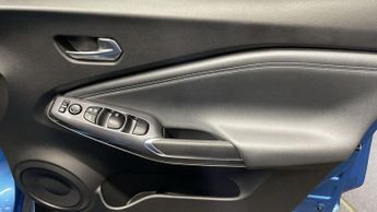 NISSAN JUKE 1.0 DIG-T N-Connecta SUV 5dr Petrol DCT Auto Euro 6 (s/s) (114 p