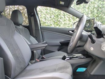 VOLKSWAGEN ID.5 Pro 77kWh Style SUV 5dr Electric Auto (174 ps)