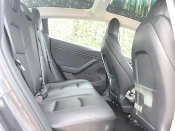 TESLA Model 3 Standard Range Plus Saloon 4dr Electric Auto RWD (241 bhp)
