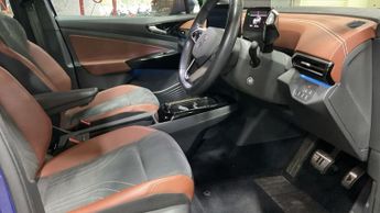 VOLKSWAGEN ID.4 Pro Performance 77kWh Life SUV 5dr Electric Auto (204 ps)