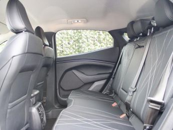 FORD MUSTANG MACH-E Standard Range 70kWh SUV 5dr Electric Automatic (269 ps)